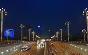 单臂路灯和双臂路灯分别适合什么道路？